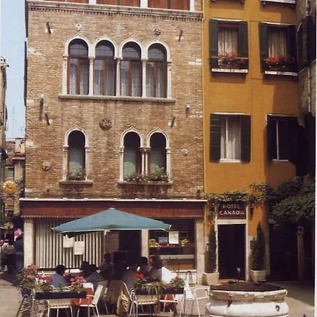 Hotel Canada