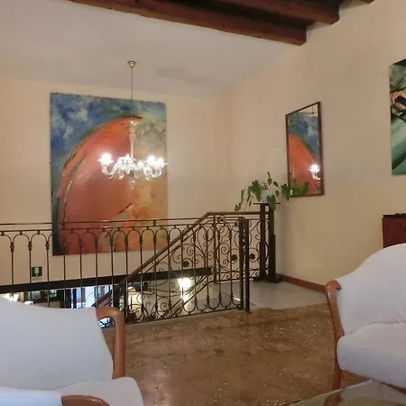 Art Deco Гостевой дом 3*