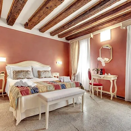 Ca Riza Hotel
