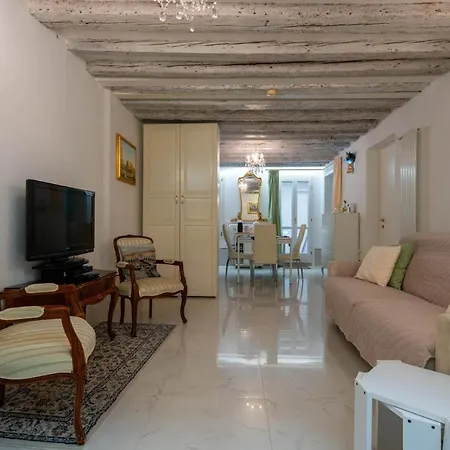 Loving In Venice, 5 Stars * Venezia