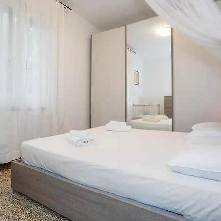 Gozzi House - Comoda Casa - Free Parking - Easy To Venice! *