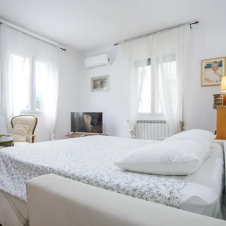 Gozzi House - Comoda Casa - Free Parking - Easy To Venice! Apartment *
