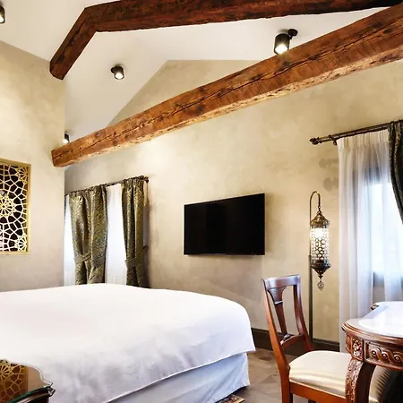 Empress Theodora Apartment *
