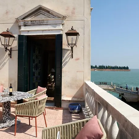 Palazzo Lena Piano Nobile Apartment *