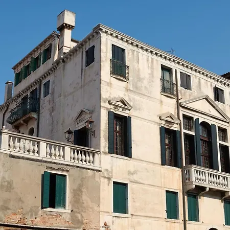 Palazzo Lena Piano Nobile Apartment *