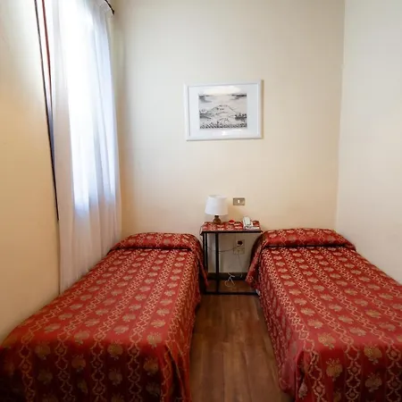 Hotel Tivoli 2*