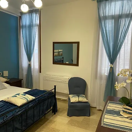 Quiet And Comfort In The Heart Of Venice