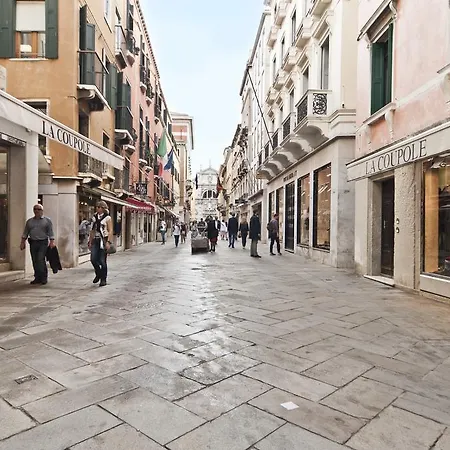 Palazzo San Marco: Historic With Lift *