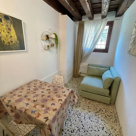 Apartment Gesuiti Loft Venice
