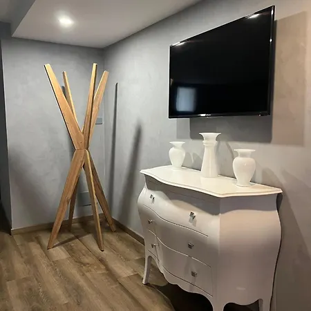 Apartment Biennale 1215