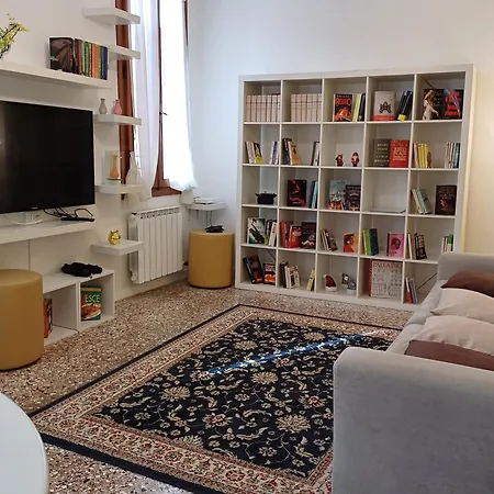 Fortuny Loft Apartment