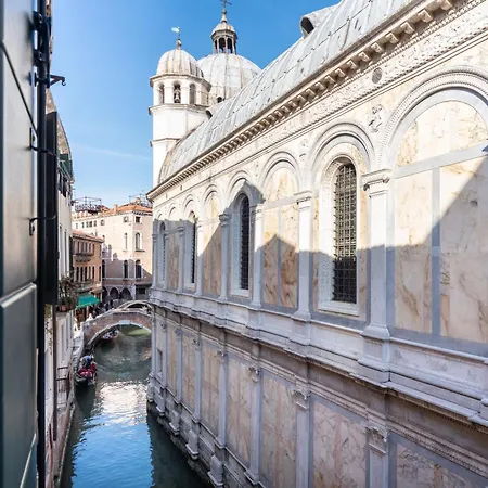 Appartement Palazzo Miracoli Venetië