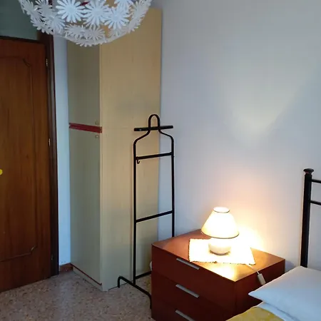Two Steps From Rialto Guest house *