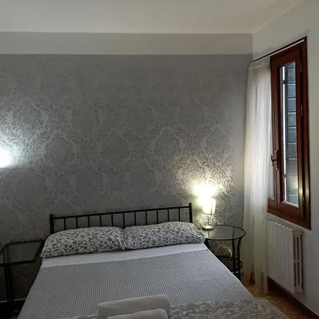 Guest house Two Steps From Rialto *