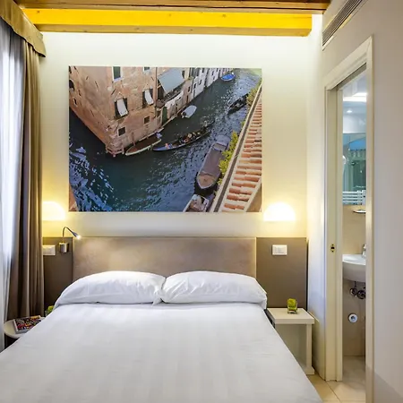 Leone Hotel