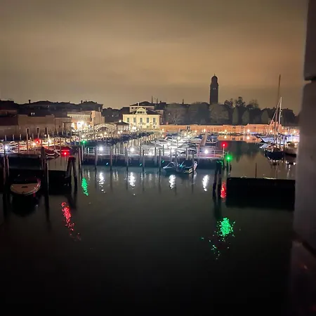Harry's Canal View Apartment Venice