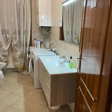 Harry's Canal View Apartment *