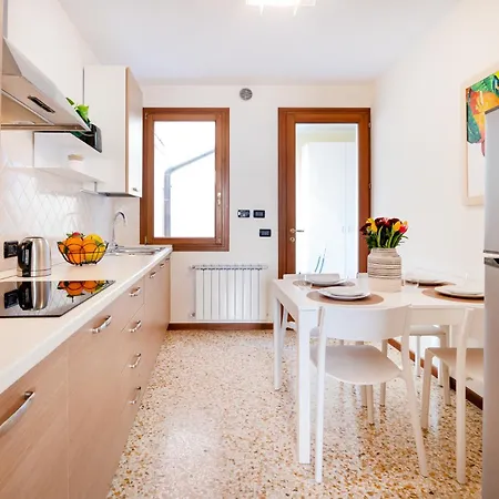 Elegante E Luminoso, Spazio Esterno Privato * Venedig