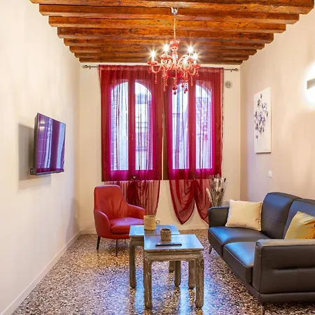 Ca'ada Apartament *
