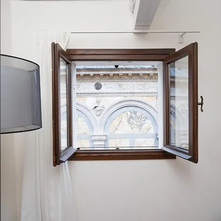 Palazzo Miracoli