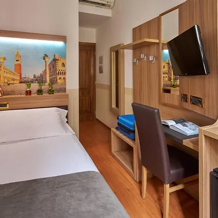 Unahotels Ala Venezia-adults 16