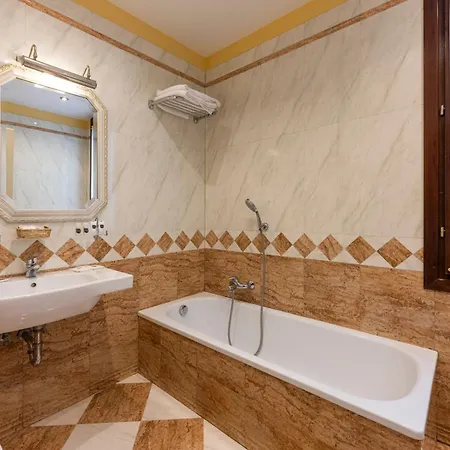 Ca' Dogaressa Hotell 3*