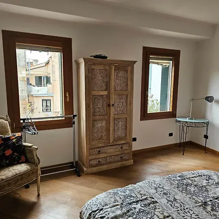 Casa Rossa Vista Canale Venedig