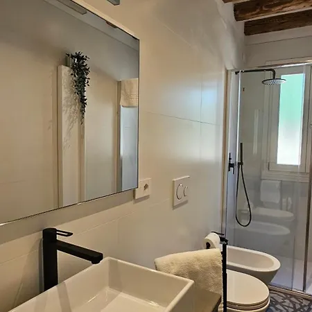 Apartament Small With Private Garden