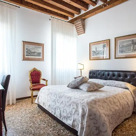 Nocleg ze śniadaniem Ca' Santo Spirito 2*
