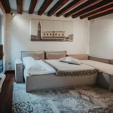 2 Min Da Piazza San Marco L-home Venice
