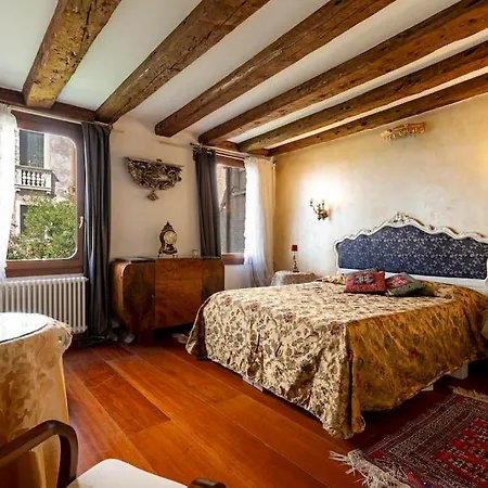 Ca' Mandorla 027042loc09523 Apartment Venice