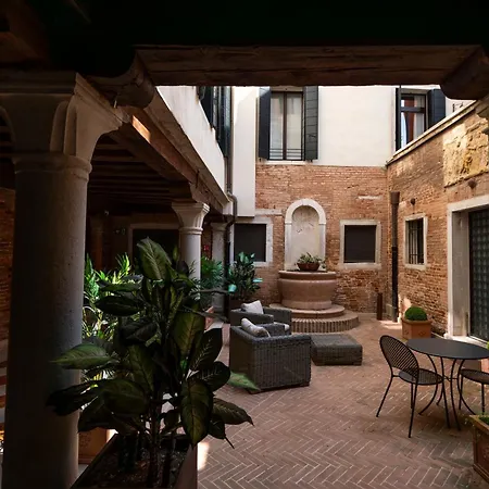 Palazzo Morosini Degli Spezieri - Lifestyle Apartmán *
