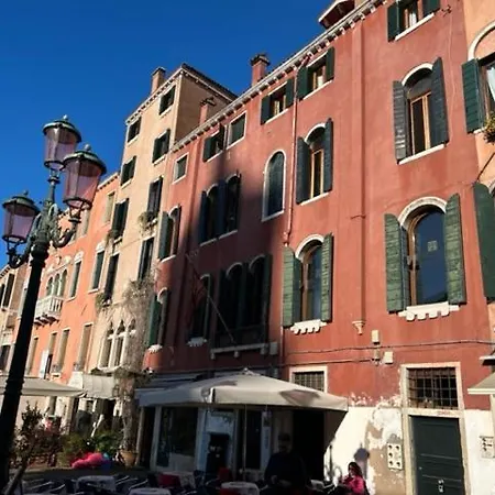 Homes & Holidays * Venice