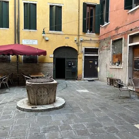 Homes & Holidays Venice