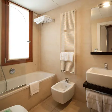 Ca' Pozzo Guest house 3*
