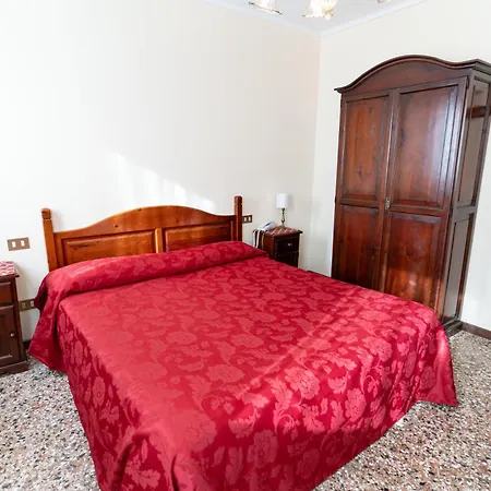 Hotel Tivoli 2*