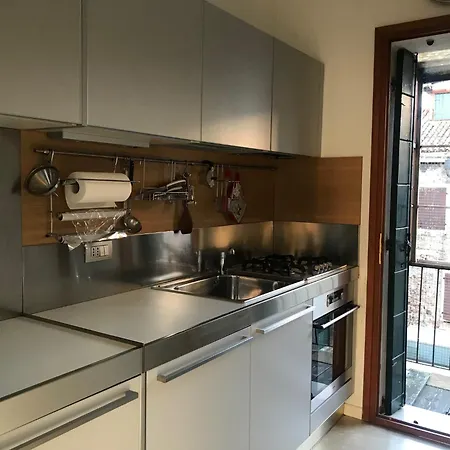 Apartment Homes & Holidays