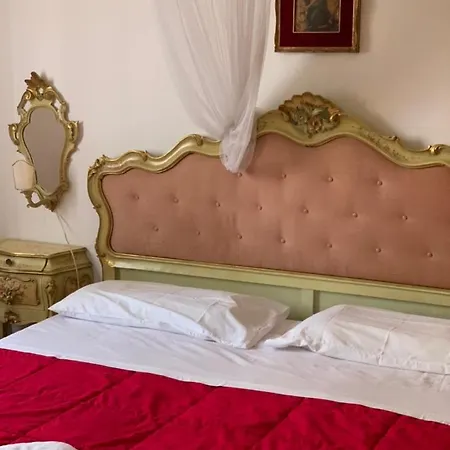 Royal Apartment *
