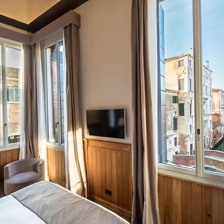 Palazzo Morosini Degli Spezieri - Lifestyle Apartmán *