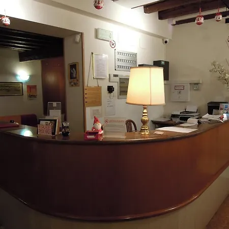 Hotel Iris