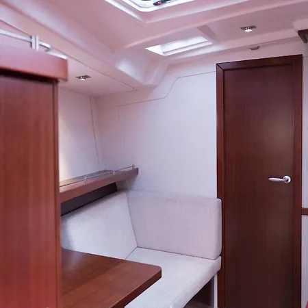 Venice Boat Tour With Aperitif And Music Included On A Sailing Boat *