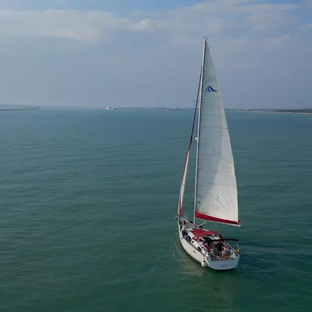 Venice Boat Tour With Aperitif And Music Included On A Sailing Boat Botel *