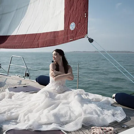 Venice Boat Tour With Aperitif And Music Included On A Sailing Boat *