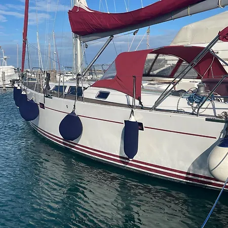 Venice Boat Tour With Aperitif And Music Included On A Sailing Boat Botel Venice