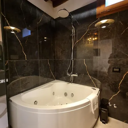 Apartment San Marco 3097 Luxuryjacuzzi