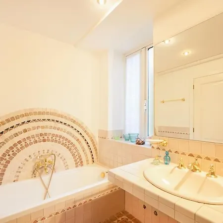 Ca' Del Pittore In Dorsoduro, Elegant Fine Arts District Apartment Venice
