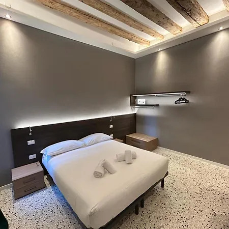Ca' Piasentin Venedik