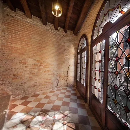Do Leoni Apartment