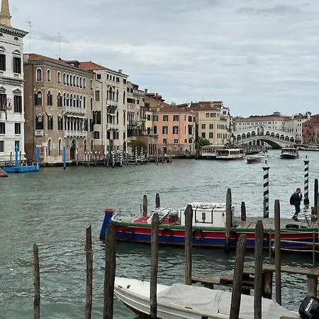 Apartment Ponte Di Rialto E Canal Grande-palazzo Benzon *