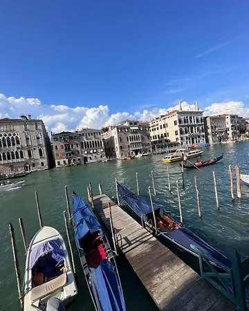 Ponte Di Rialto E Canal Grande-palazzo Benzon * Venice